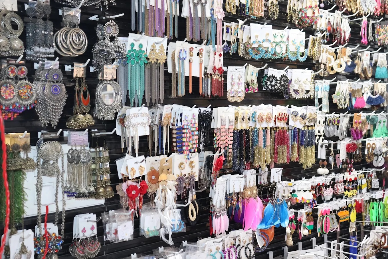 Gaurav Cosmetics - Cosmetics Shop in Haldwani