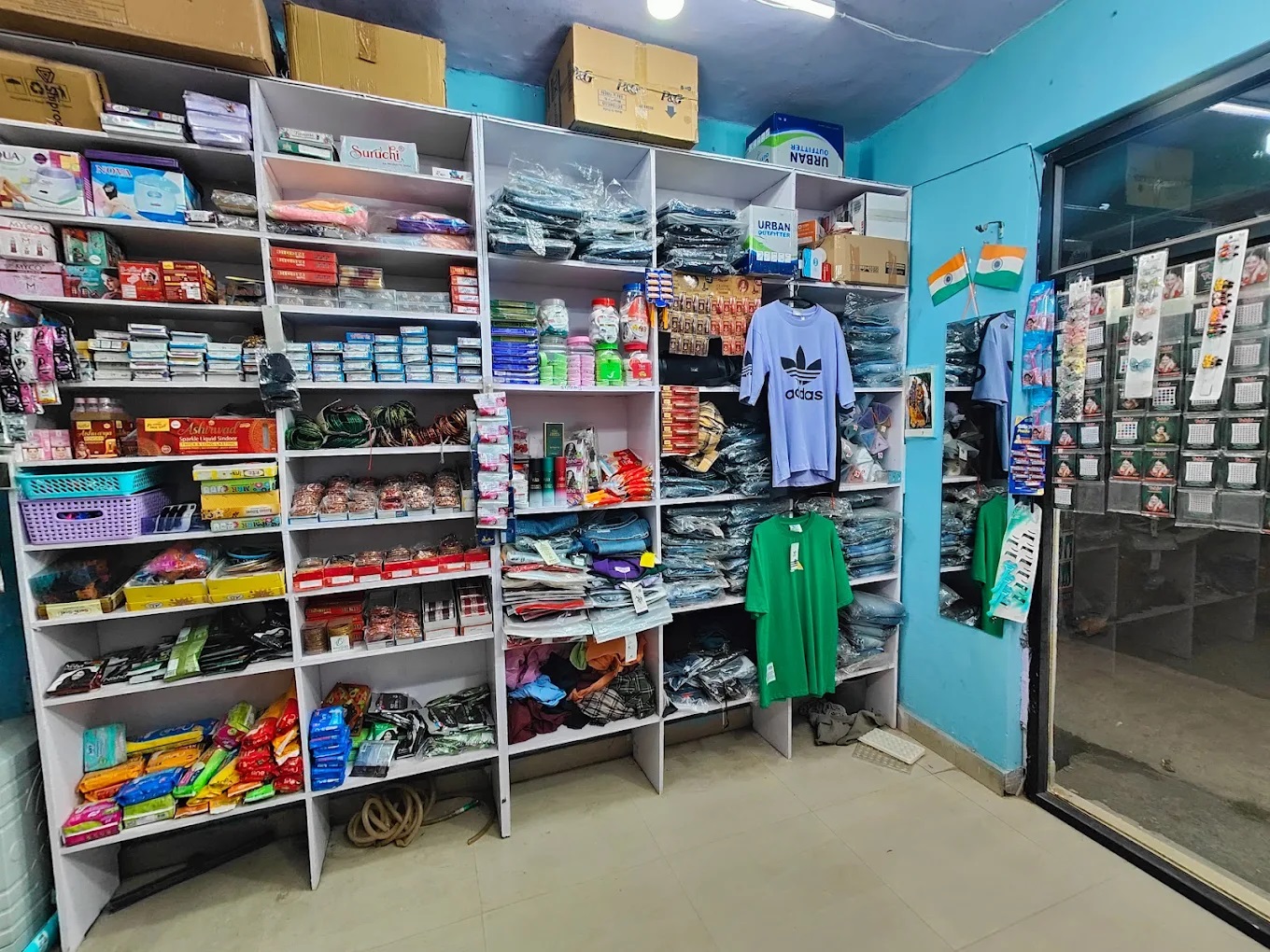 Looks Cosmetics Store - Cosmetics Shop in Haldwani