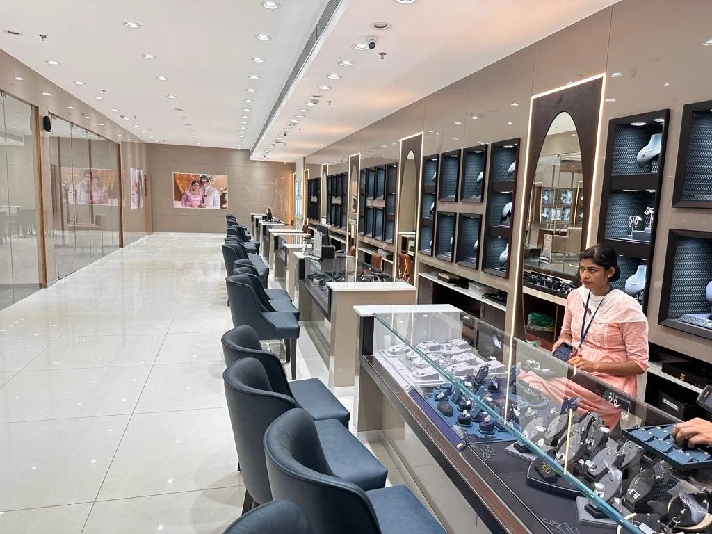 Kalyan Jewellers - Gold Jewellery Showroom in Dehradun