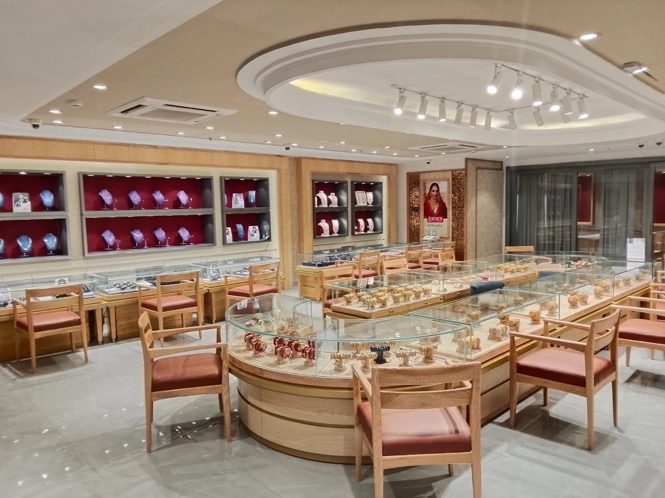 Senco Gold & Diamonds - Gold Jewellery Showroom in Dehradun