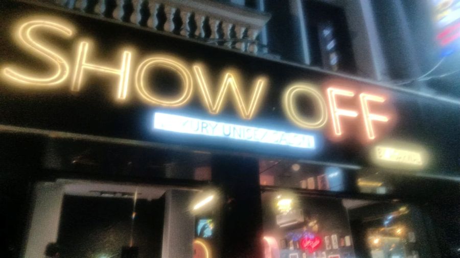 Show off luxury Unisex Salon-Salon In Indore